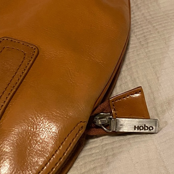 HOBO soft tan/brown leather shoulder bag purse - Picture 4 of 7